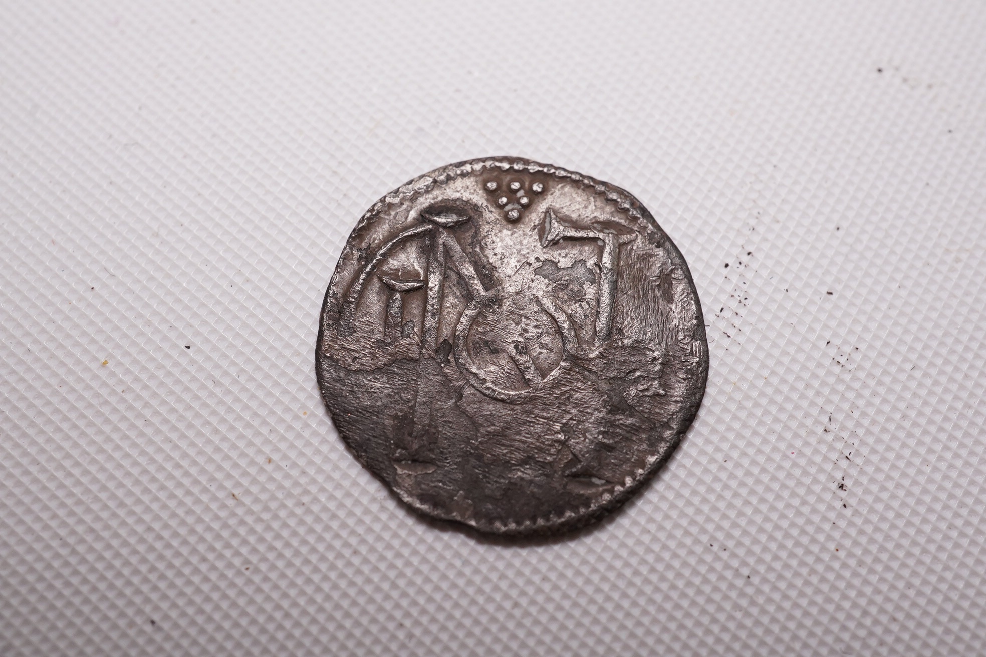 British Hammered coins, Kings of Wessex, Alfred the Great, Halfpenny, Phase III [BMC –], London Monogram type, ælf red, diademed bust left wearing decorated tunic, rev. londonia monogram, trefoil of pellets above and bel